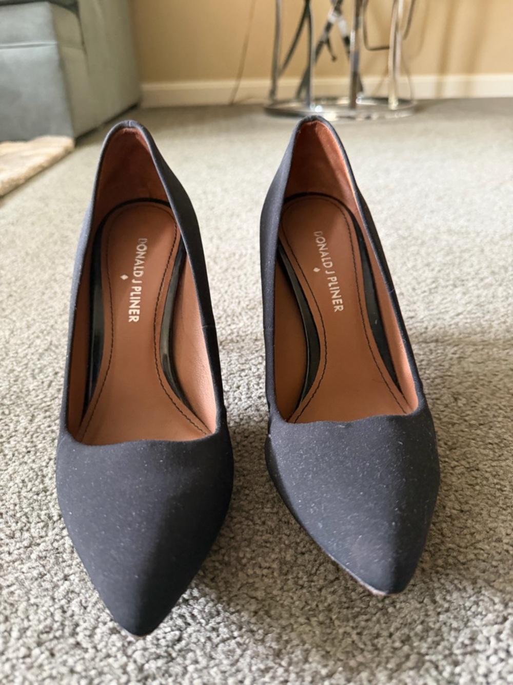 Donald J. Pliner Black Pointed-Toe Pumps